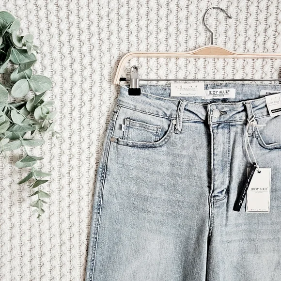 Judy Blue High Rise Tummy Control Vintage Light Wash Straight Leg Jeans 9/29 NEW - Picture 4 of 8